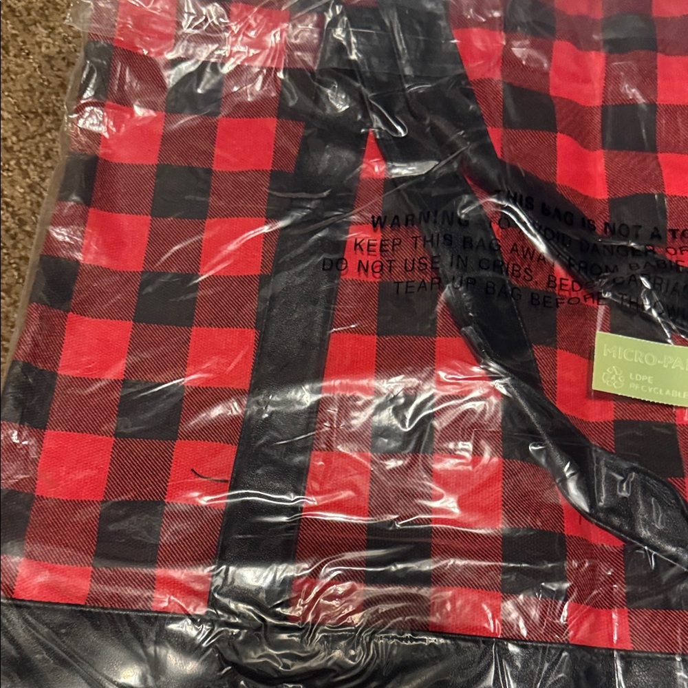 NWT Red & Black Buffalo Plaid Tote Bag with Black Trim with “K” - Picture 6 of 8